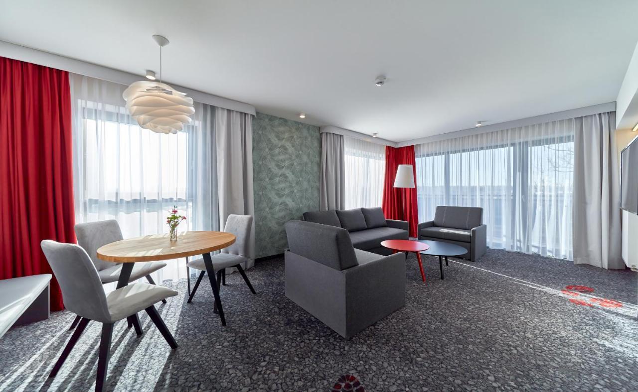 Ibis Styles Nowy Targ Hotel Eksteriør billede